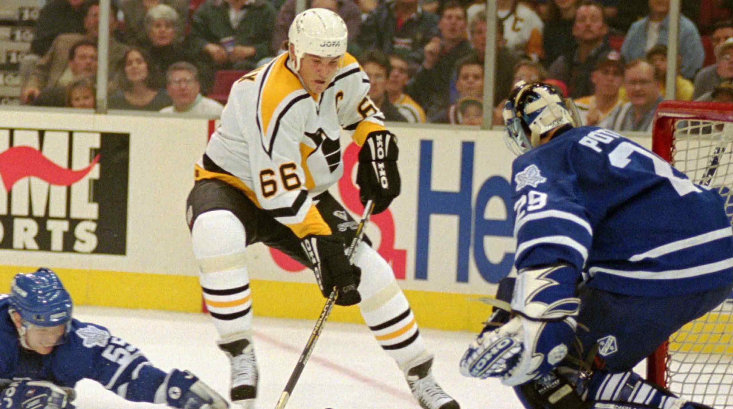 Mario Lemieux playing for the Penguins.